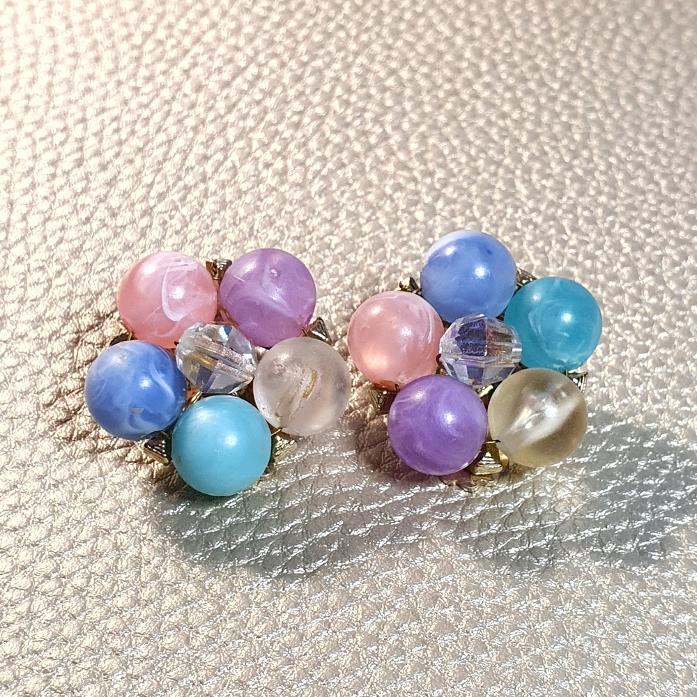 Vintage Cathé Pastel Acrylic Beads Clip On Earings